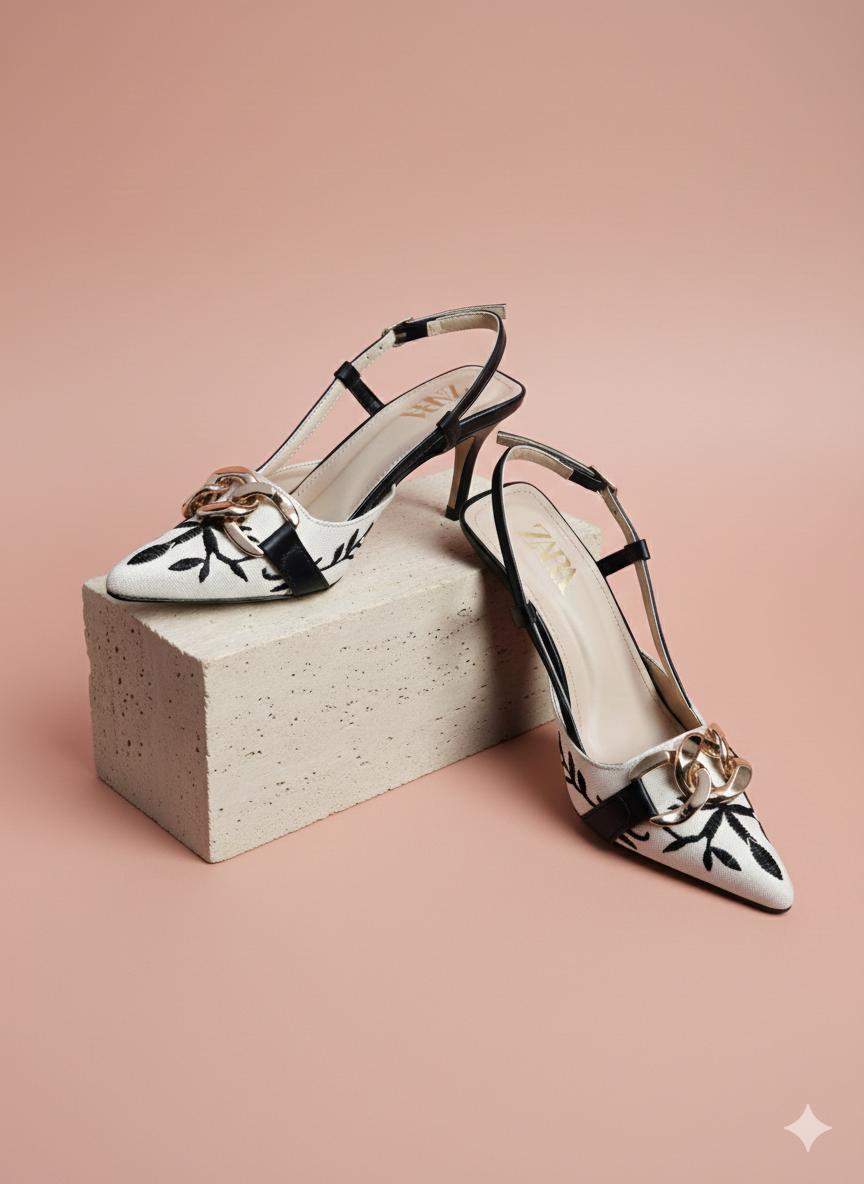 Women’s Black Sandal AKI9003