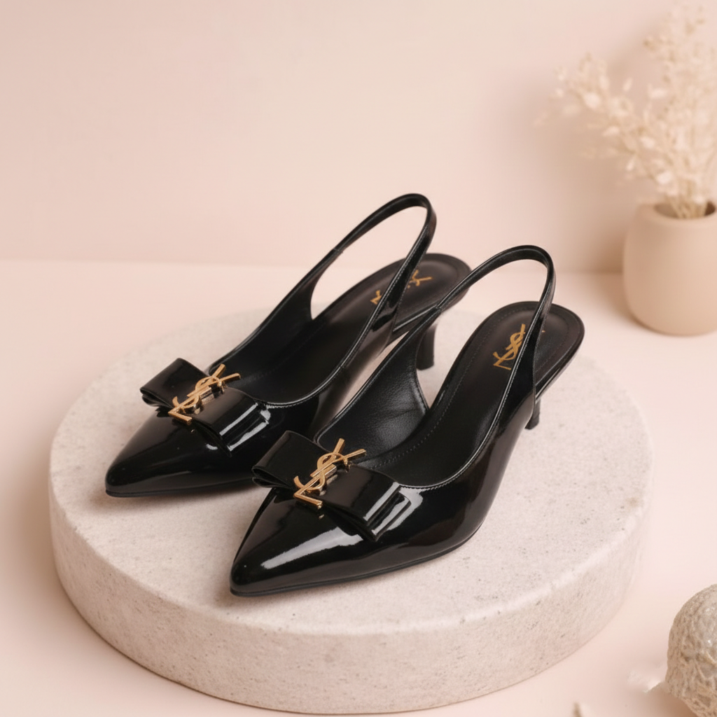 Women’s Black Sandal AKI9004